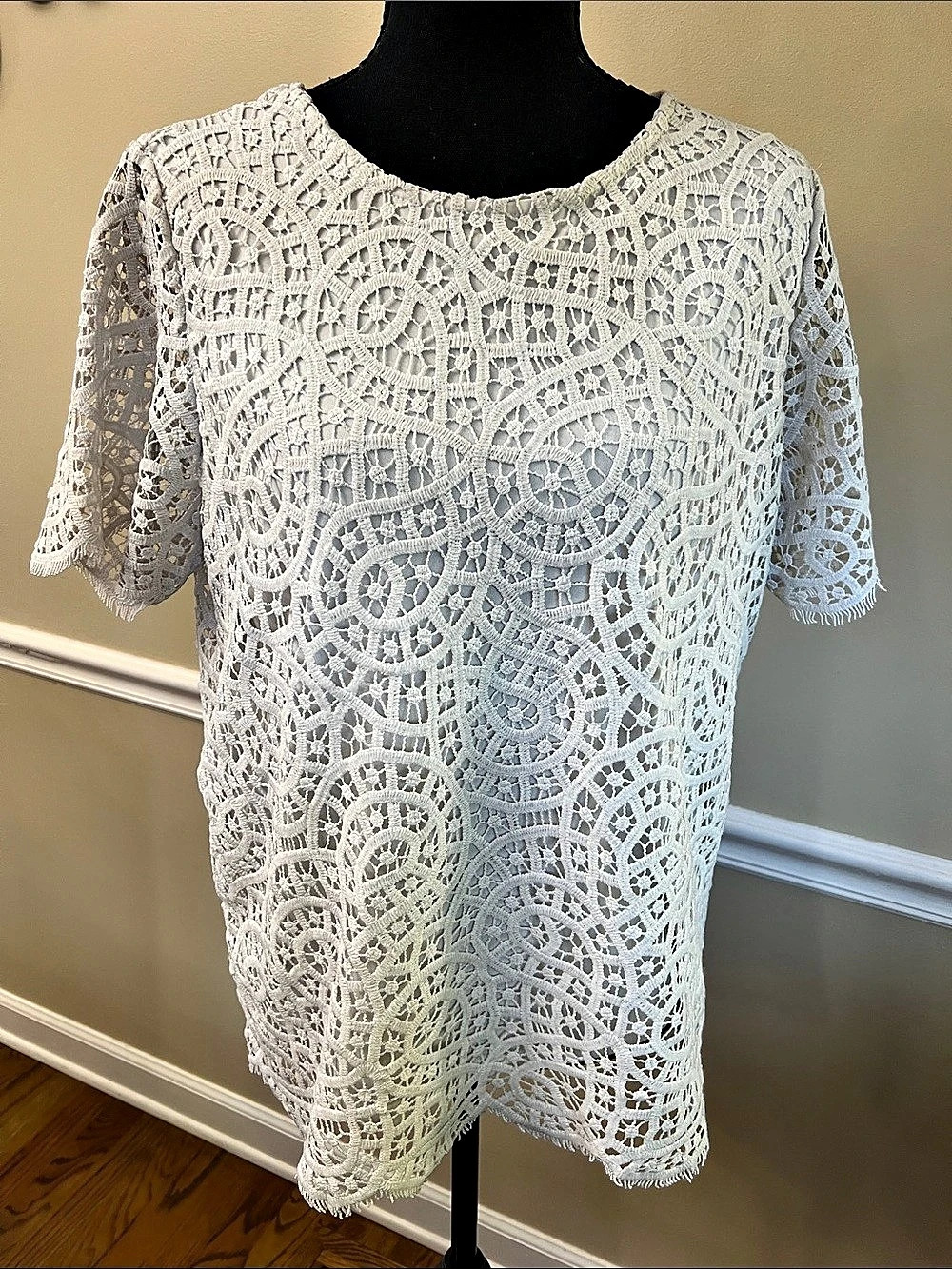 Philosophy White Lace Short Sleeve Blouse Size Medium